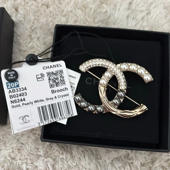 Pearl Crystal Bright Young Thing CC Brooch Gold - Picture 2 of 4